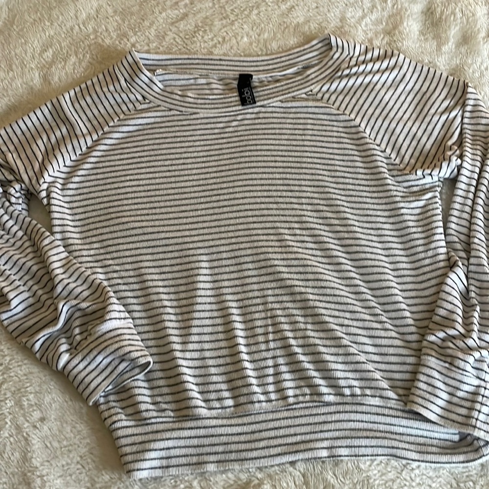 Bobi Top – size large – purchased from evereve.